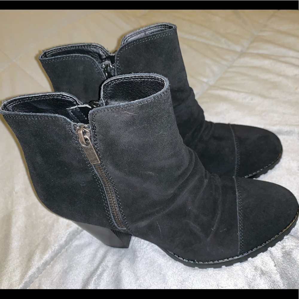 White Mountain Black Suede Ankle Boots